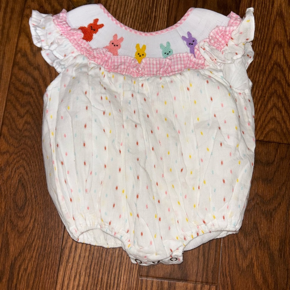 No brand smocked bunny bubble size 9 months